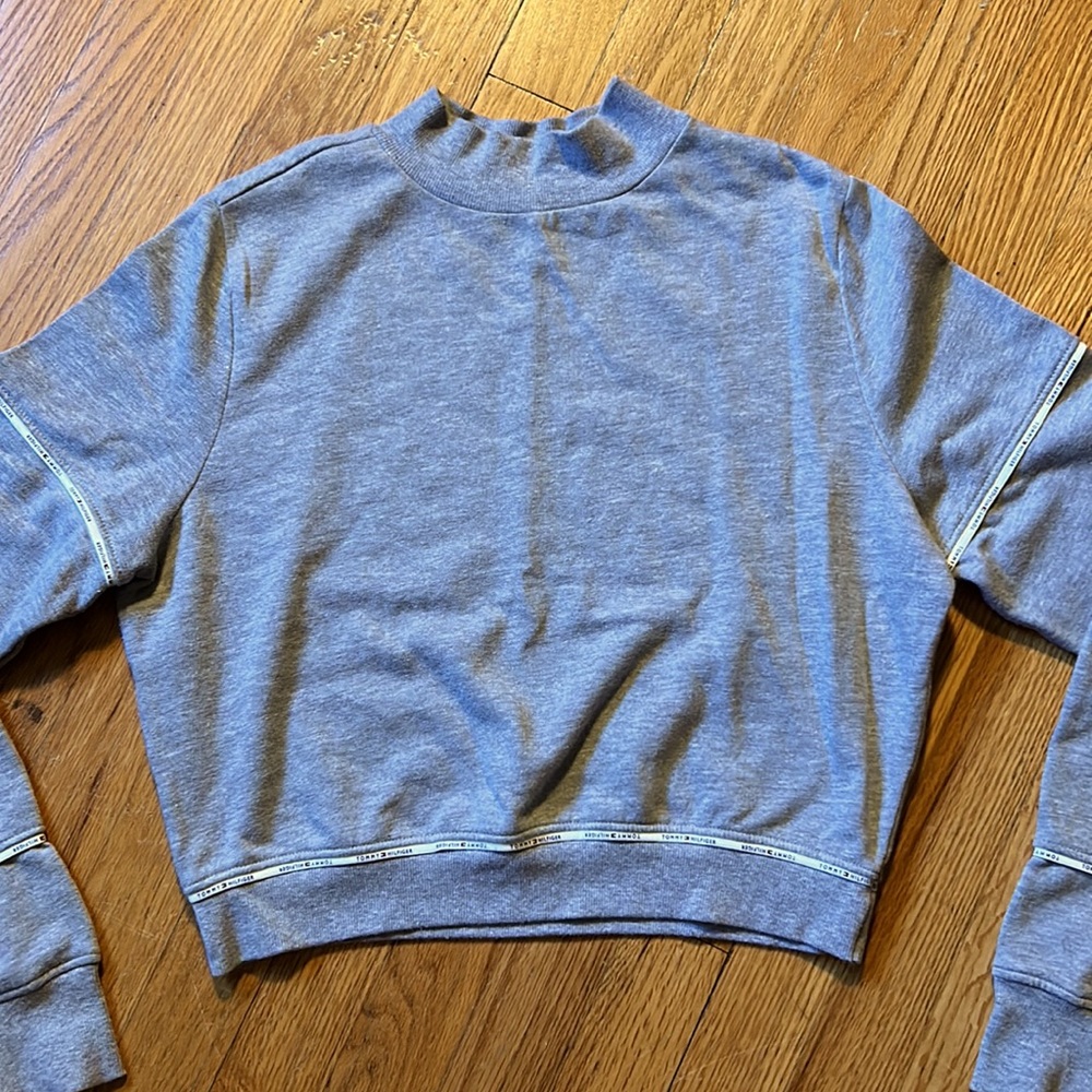 Women’s Tommy Hilfiger Gray Mock Turtle Neck SOFT Pullover Sweatshirt Sz Medium